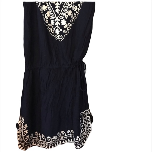 Swimsuit coverup - Picture 2 of 4